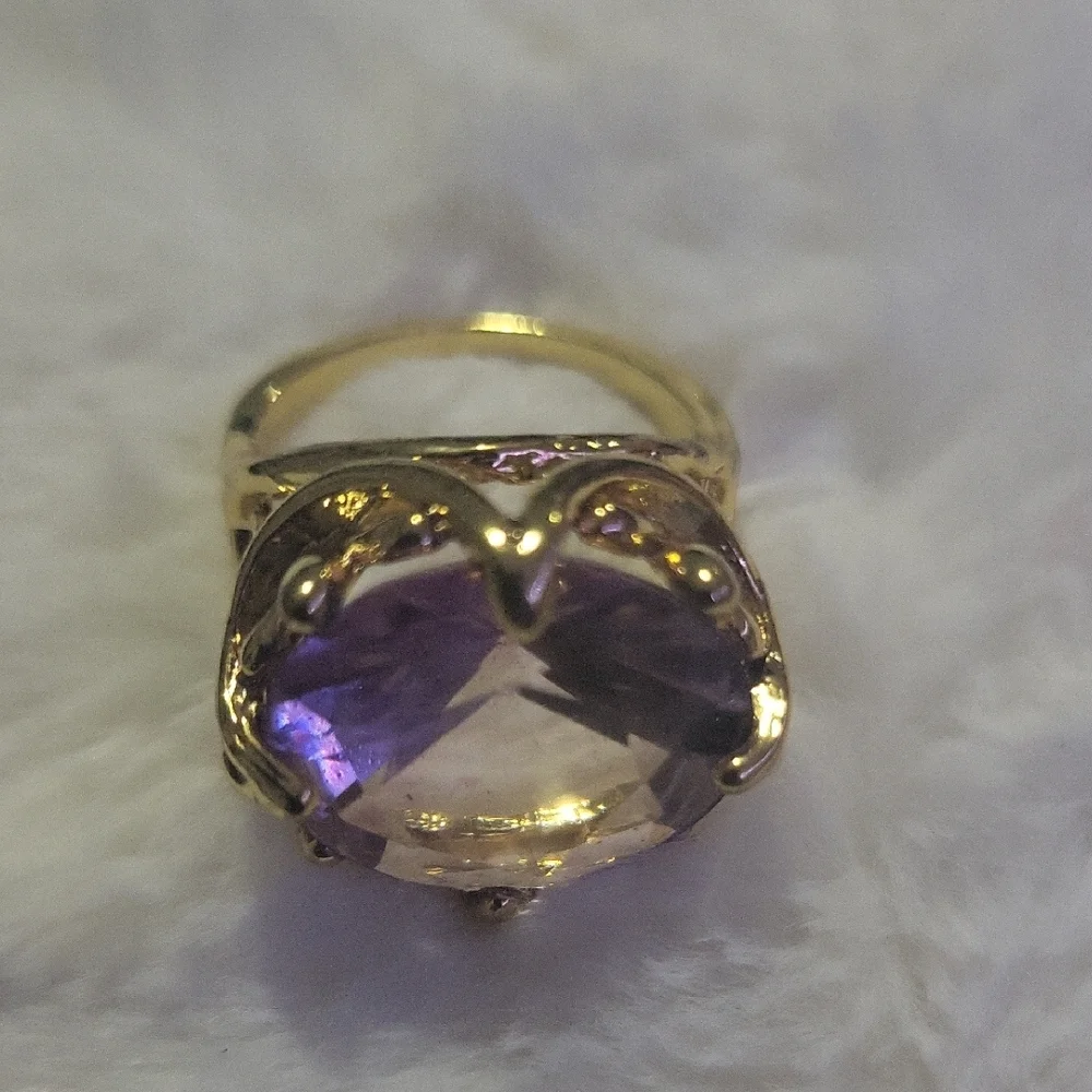 Elegant Gold and Purple Ring - Picture 3 of 7